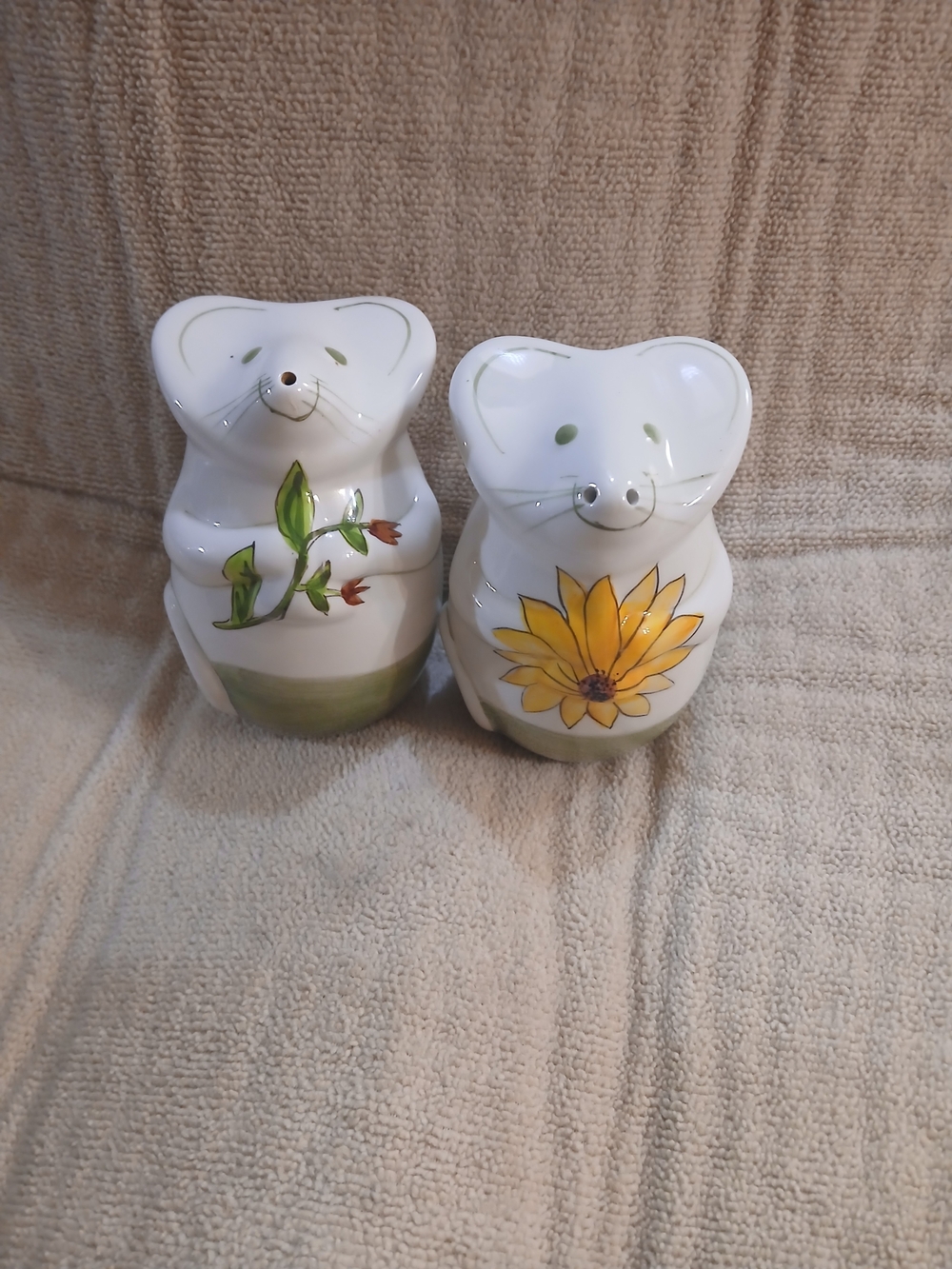 Hand-Painted RARE Ceramic Mouse Salt and Pepper Shaker Set - Floral Design